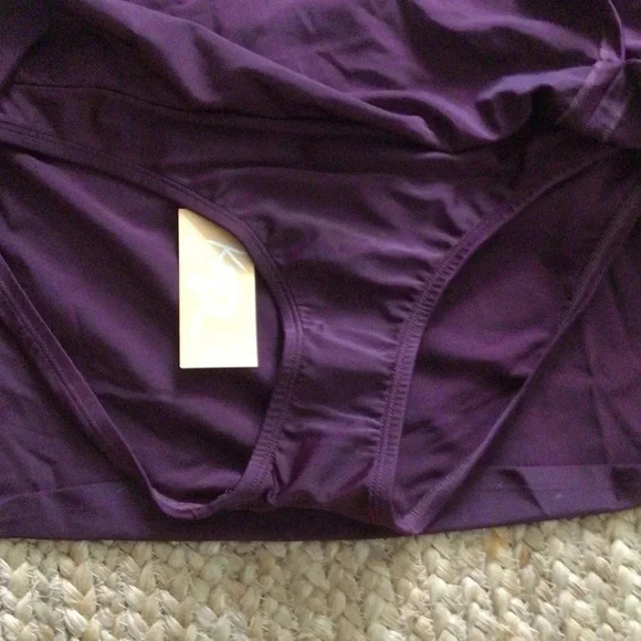 - Kona Sol Women’s Swim Skort Skertini Burgundy - Picture 4 of 5